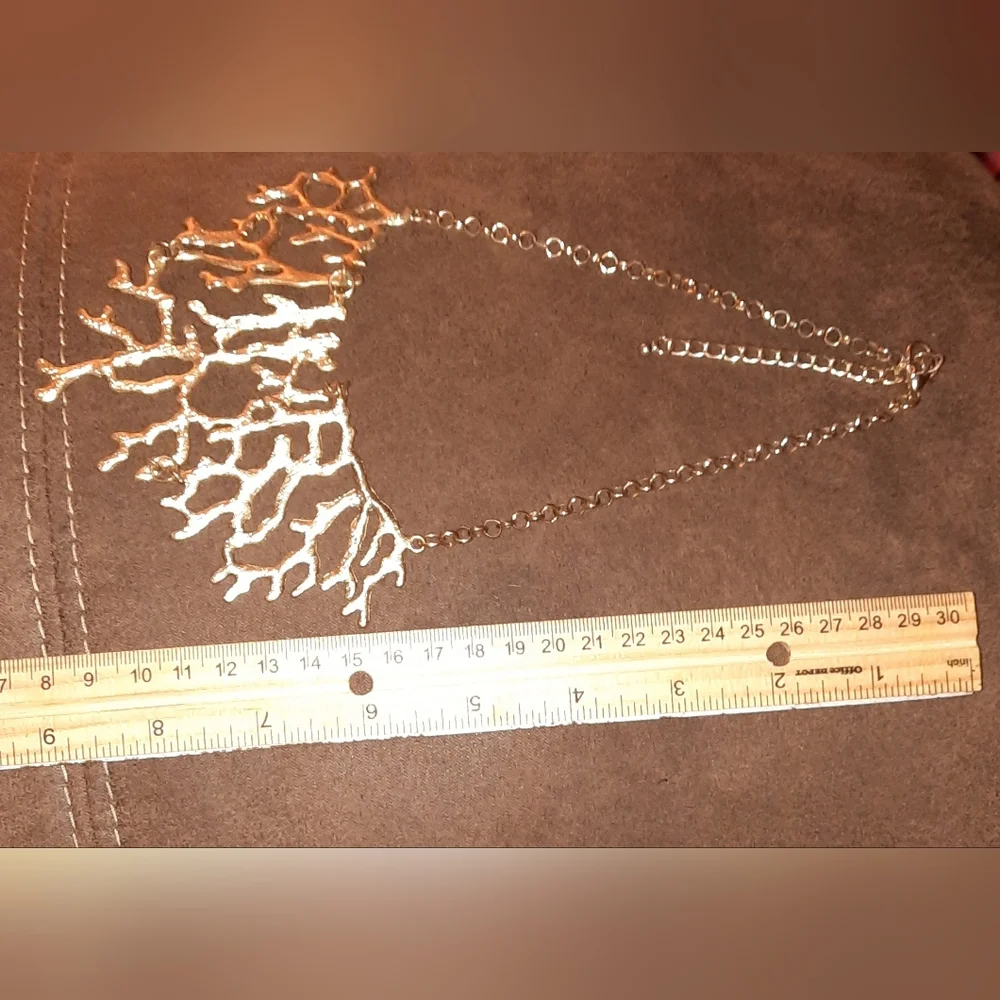 Goldtone branch statement bib necklace adjustable length - Picture 4 of 6